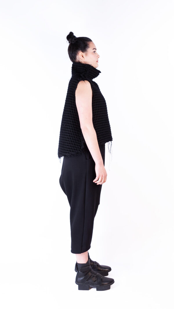 Short Wool Waffle Top / Vest - Image 2